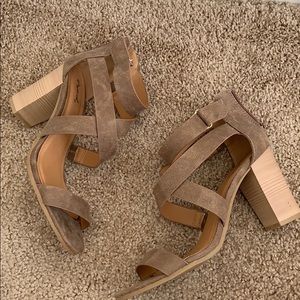Cute Criss cross block heels!